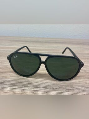 Ray Ban Bausch & Lomb Made in USA Aviator Sunglasses Dark Green Lens Black